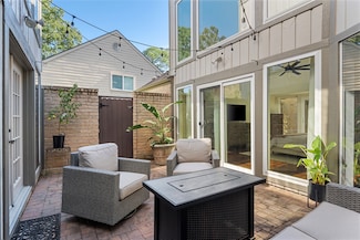 10218 Burgoyne Rd, Houston, TX 77042