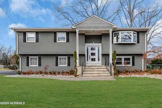 27 Hamilton Ave, Morganville, NJ 07751