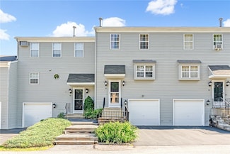 565 Quaker Ln Unit 43, West Warwick, RI 02893