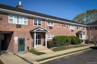 92 S Clinton Ave Unit 7C, Bay Shore, NY 11706