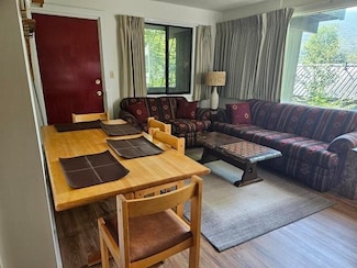 41 Whaleback Rd Unit 2, Lincoln, NH 03251