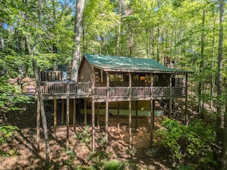 129 Cherokee Dr, Blue Ridge, GA 30513