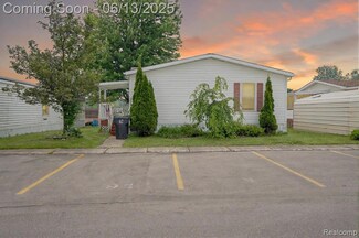 48593 Lakeview E, Shelby Township, MI 48317