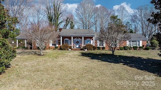 101 Country Club Dr, Morganton, NC 28655