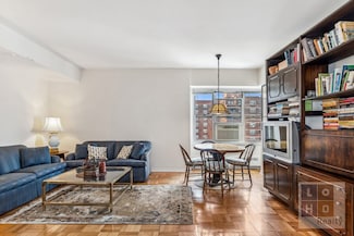 477 Fdr Dr Unit M1802, New York, NY 10002