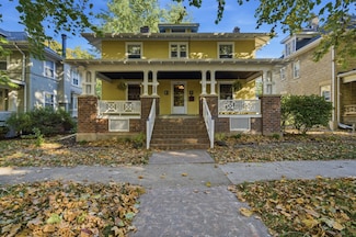 1209 N Clinton Blvd, Bloomington, IL 61701