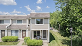 635 Robin Ct, Grayslake, IL 60030