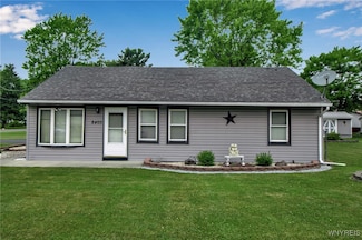 8400 Donna Dr, Niagara Falls, NY 14304