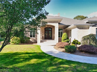 51 W Ridge Dr, Tiverton, RI 02878