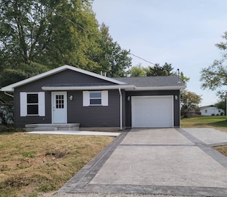 1006 Beech St, Olney, IL 62450