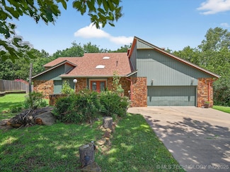 200 SE Quail Ridge Loop, Bartlesville, OK 74006