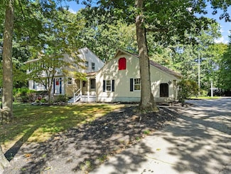 456 Gorwin Dr, Hanson, MA 02341