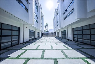 4519 N Via Nova Dr, Los Angeles, CA 91403