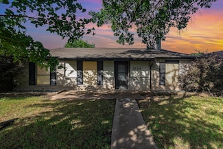 1824 Angelina Dr, Garland, TX 75040