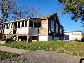 2 Maple Ave, Elsmere, DE 19805