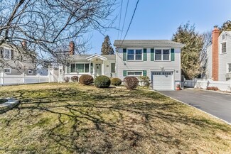11 Bonan Dr, Riverside, CT 06878