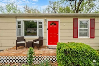 1966 Lincoln Dr, Manhattan, KS 66502