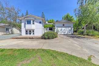 17725 Lake Forest Dr, Penn Valley, CA 95946