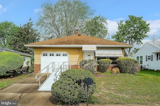 17 Palmetto Point St, Toms River, NJ 08757