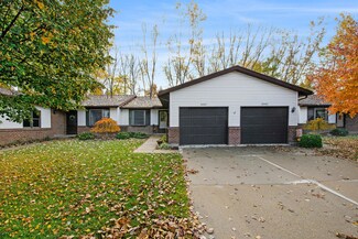 2047 Ken Ade St NE, Grand Rapids, MI 49505
