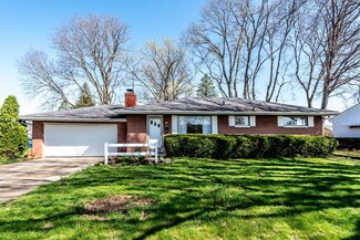 215 E Bryant Ave, Franklin, OH 45005
