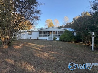 1726 County Road 585, Town Creek, AL 35672