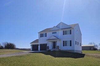 11511 Hawks Landing Rd, Lowell, MI 49331