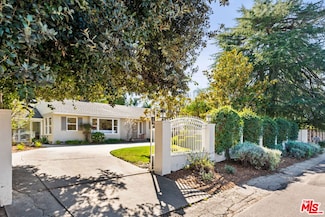 23100 Canzonet St, Woodland Hills, CA 91367