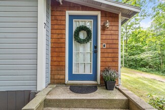 7 Beaver Lake Rd, Derry, NH 03038