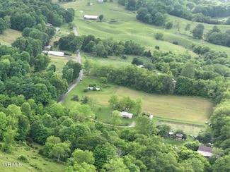 1874 Moccasin Valley Rd, Lebanon, VA 24266