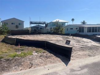 842 180th Ave E, Redington Shores, FL 33708