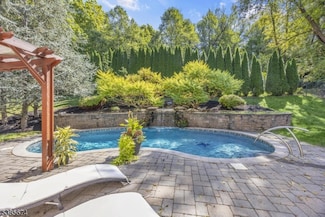 332 Lake Wallkill Rd, Sussex, NJ 07461