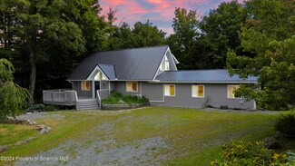 202 Parkwood Dr, Lake Ariel, PA 18436
