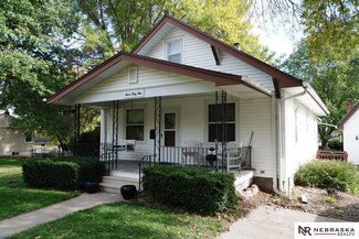 745 S Adams St, Papillion, NE 68046