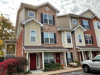 2682 McKnight Crossing Ct, Saint Louis, MO 63124