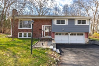 32 Country Ln, Sharon, MA 02067