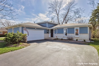 672 Garys Dr, Antioch, IL 60002