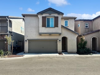 922 Winchell Way W, Madera, CA 93636