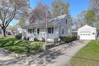 32 Glengrove Ave, Cranston, RI 02910