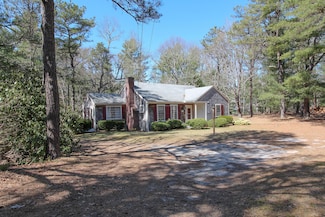 503 Santuit Rd, Cotuit, MA 02635