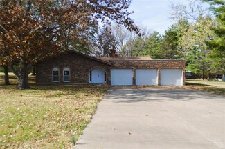 27 Donald Dr, O Fallon, MO 63366