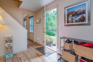 48 Pioneer Dr, Nashua, NH 03062