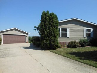 811 Cedar Cir, Manteno, IL 60950