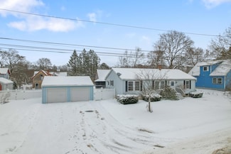 26 17th St, Bangor, ME 04401