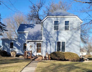 1407 3rd Ave, Mountain Lake, MN 56159
