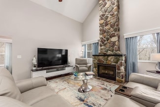 2037 Montezuma Ln, Bremen, OH 43107