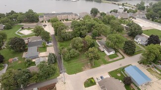 306 Iowa St, Arnolds Park, IA 51331