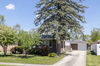 18727 Sherman St, Lansing, IL 60438