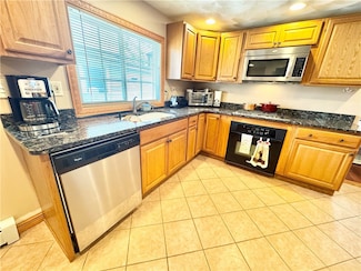 50 Washington Ave, Riverside, RI 02915