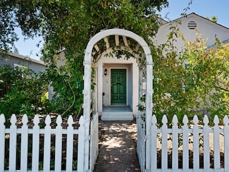 636 Dexter St, Santa Rosa, CA 95404